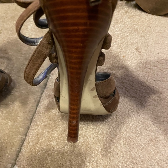 Guess brown criss cross heel sandals - Picture 2 of 4
